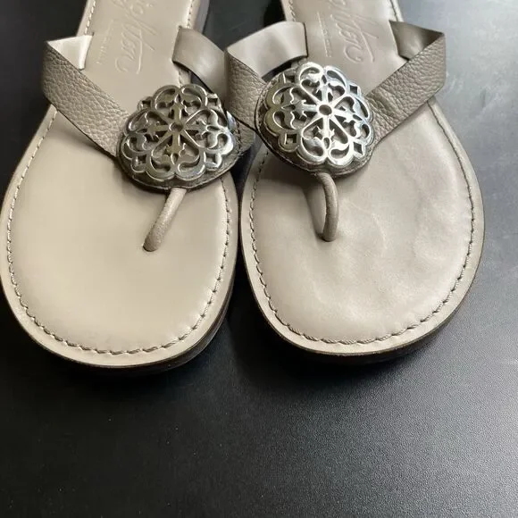Brighton Alice Greige Leather Thong Sandal Ferrara Ornamentation Sz 9 Italy - Picture 4 of 10